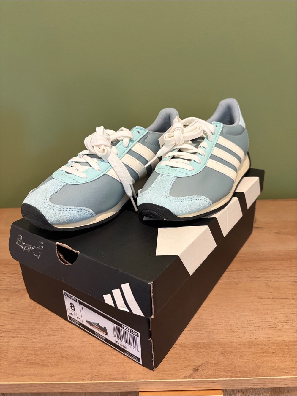 Adidas Runvista women's sneakers - size 8